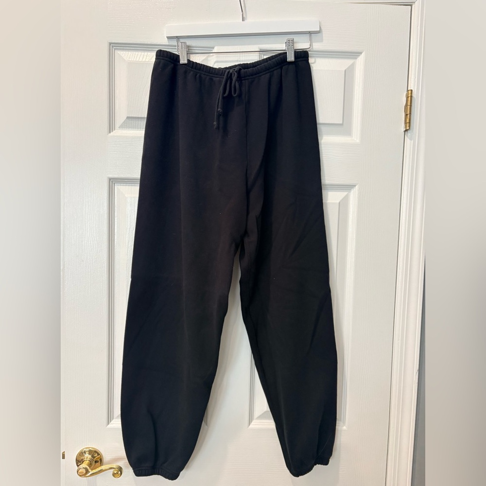 SKIMS Black Sweatpants – Size Medium – Excellent Condition